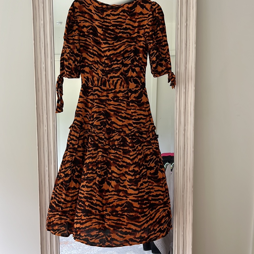 WALTER‎ BAKER Yosline Gathered Tiger Jacquard Midi Dress Size 4 NWOT - Picture 14 of 14